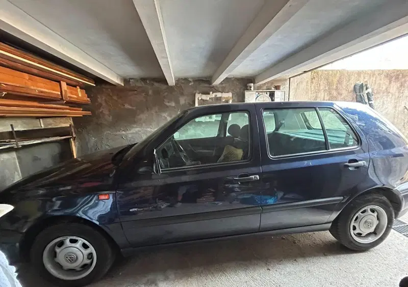 Volkswagen Golfd'epoca del 1994 a Verona