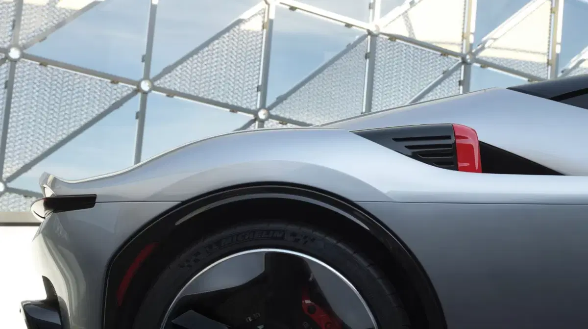 Ferrari CZ26, la SF90 Stradale cambia volto: la one-off da 1.000 CV debutta a Monterey (3)