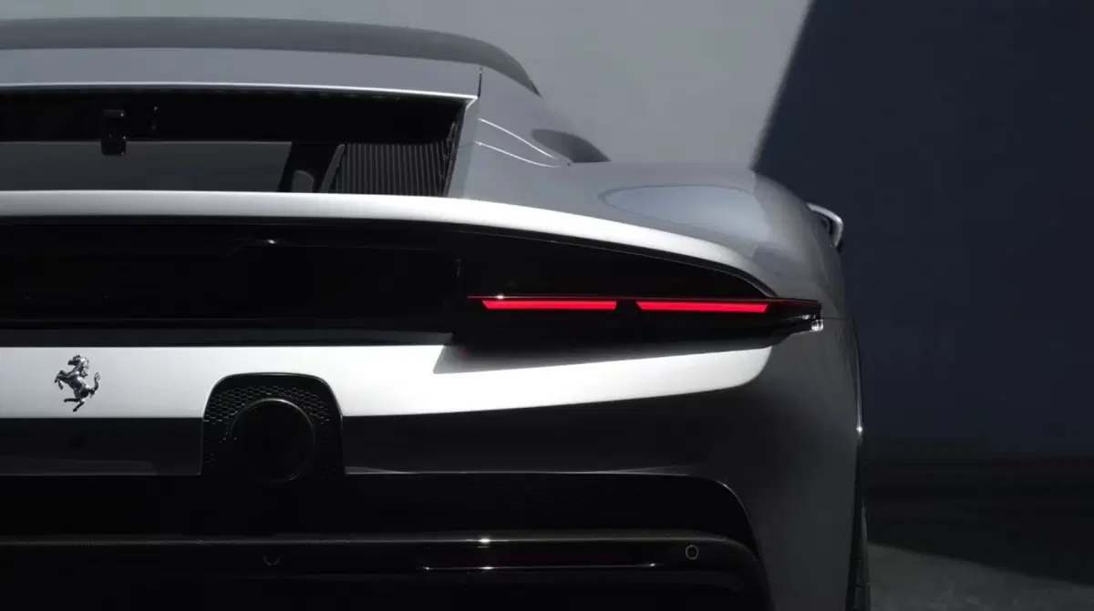 Ferrari CZ26, la SF90 Stradale cambia volto: la one-off da 1.000 CV debutta a Monterey (12)
