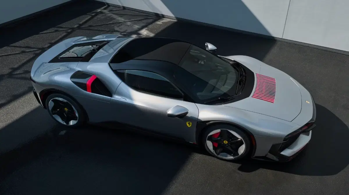 Ferrari CZ26, la SF90 Stradale cambia volto: la one-off da 1.000 CV debutta a Monterey (22)