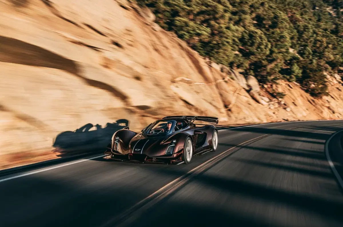 Czinger 21C Spyder, la hypercar scoperta da 1.250 CV: 330 km/h e solo 30 esemplari (3)