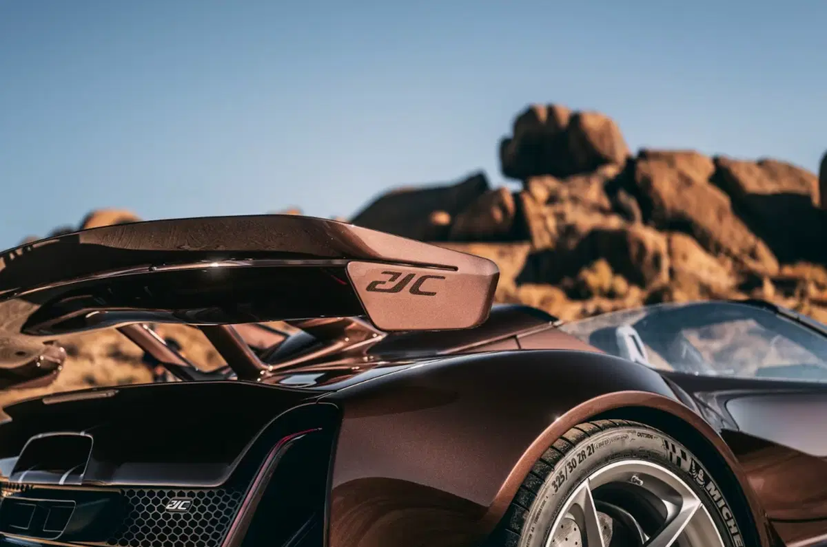 Czinger 21C Spyder, la hypercar scoperta da 1.250 CV: 330 km/h e solo 30 esemplari (8)