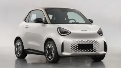 Svelati gli interni della nuova Smart #2: maxi schermo e vocazione hi-tech per l'erede della ForTwo