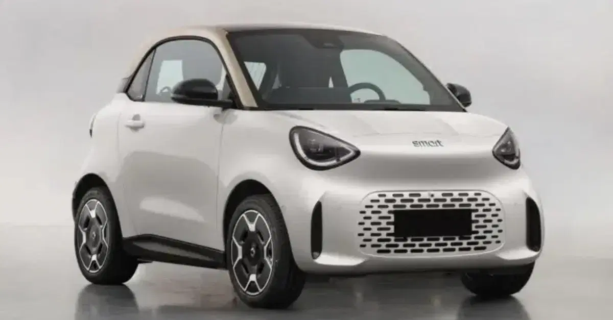 Svelati gli interni della nuova Smart #2: maxi schermo e vocazione hi-tech per l'erede della ForTwo