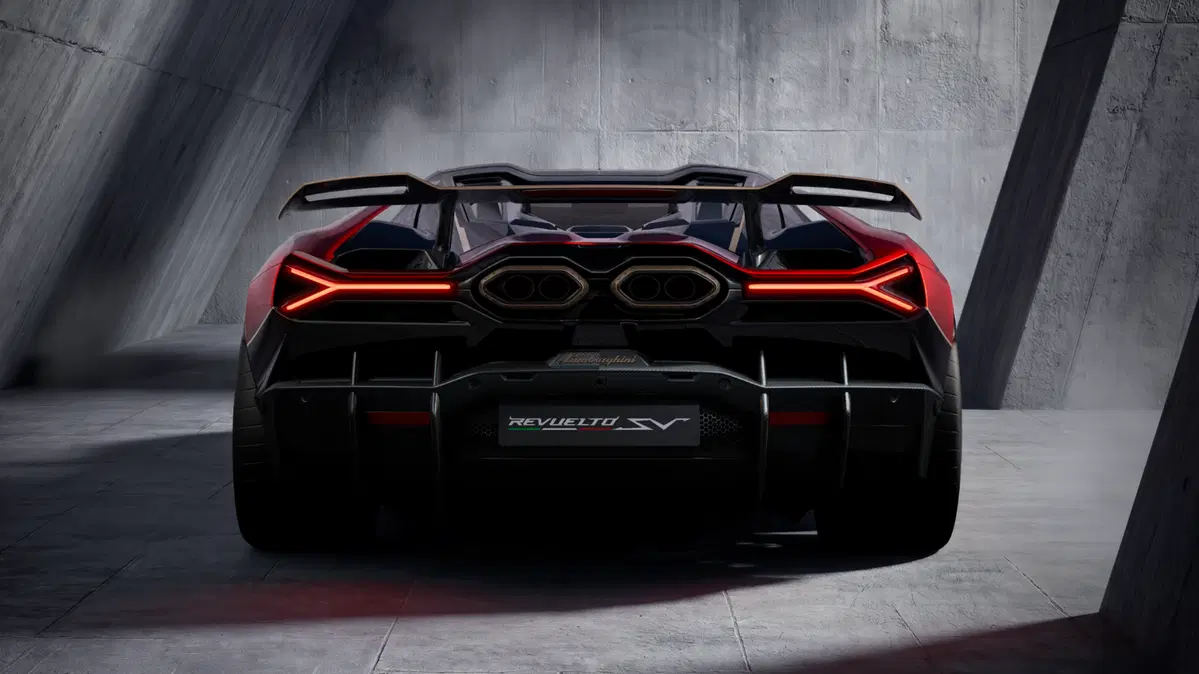 Lamborghini Revuelto SV: il "Quantum of Driving" tra design radicale e prestazioni da primato [VIDEO] (4)