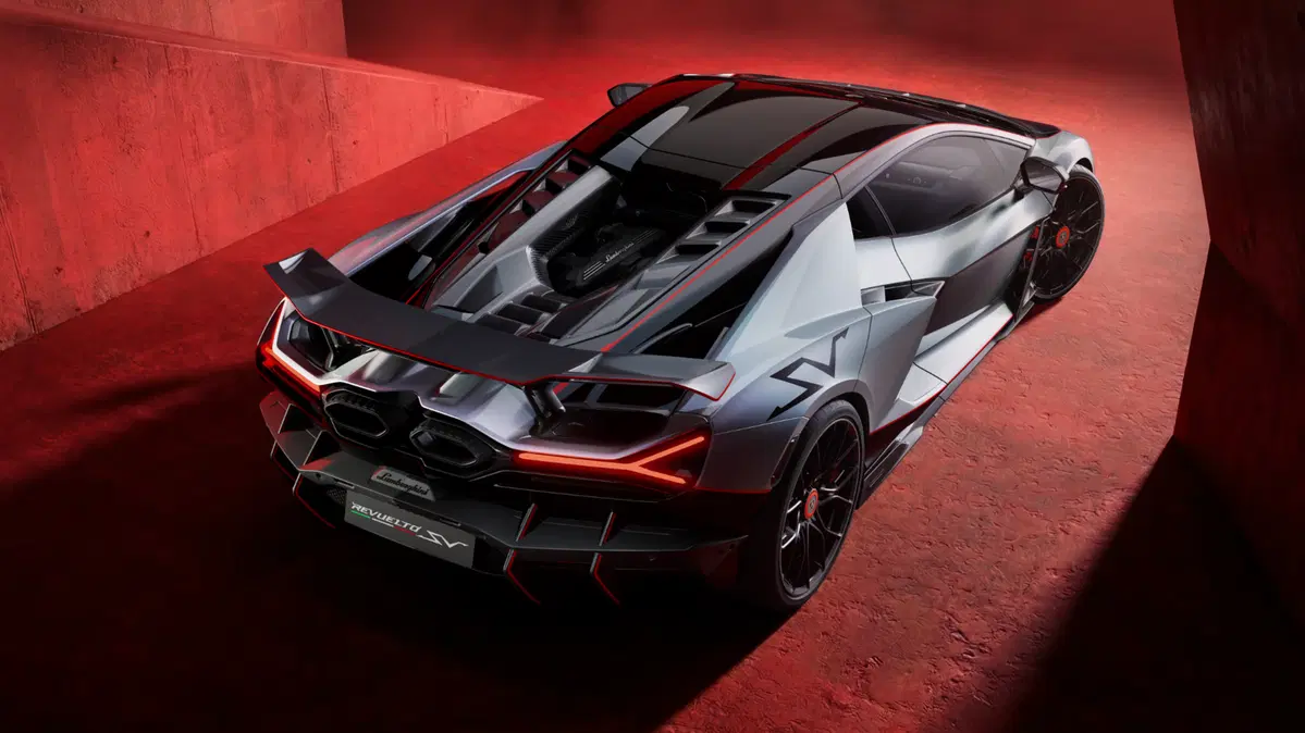 Lamborghini Revuelto SV: il "Quantum of Driving" tra design radicale e prestazioni da primato [VIDEO] (9)