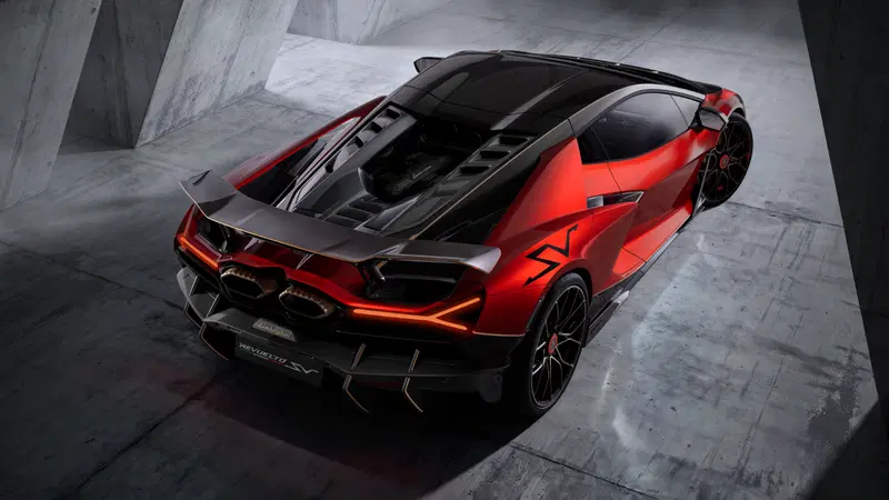 Lamborghini Revuelto SV: il "Quantum of Driving" tra design radicale e prestazioni da primato [VIDEO]