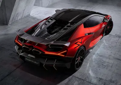 Lamborghini Revuelto SV: il Quantum of Driving tra design radicale e prestazioni da primato [VIDEO]