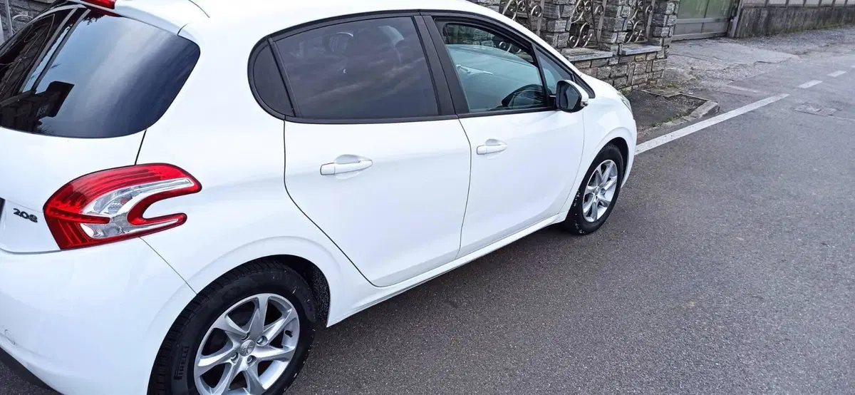 Peugeot 208 usata a Varese (3)