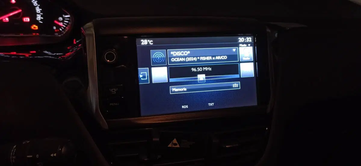 Peugeot 208 usata a Varese (14)