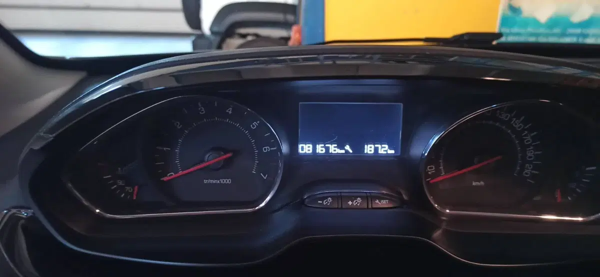 Peugeot 208 usata a Varese (15)