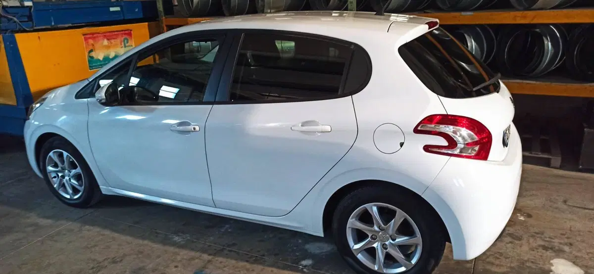 Peugeot 208 usata a Varese (18)