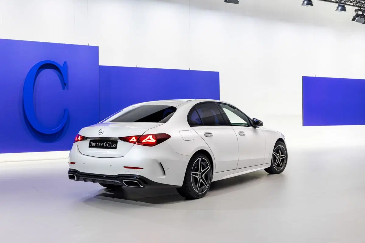 Nuova Mercedes Classe C: intelligenza artificiale, addio turbo-lag e un'iniezione di elettroni per dominare il segmento (3)