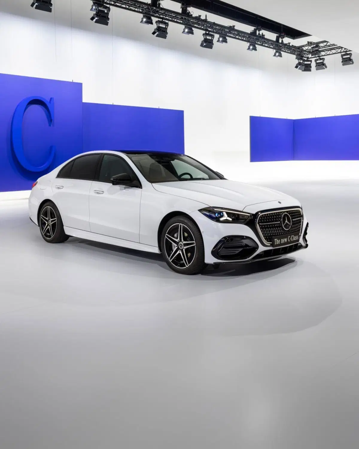 Nuova Mercedes Classe C: intelligenza artificiale, addio turbo-lag e un'iniezione di elettroni per dominare il segmento (7)