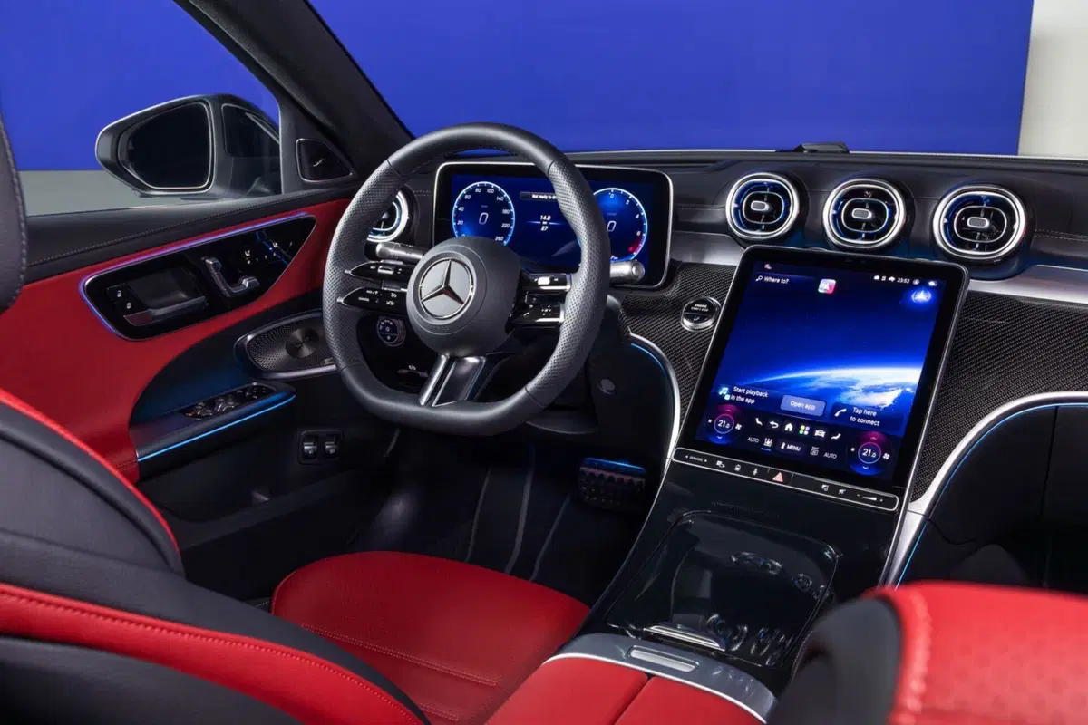 Nuova Mercedes Classe C: intelligenza artificiale, addio turbo-lag e un'iniezione di elettroni per dominare il segmento (2)