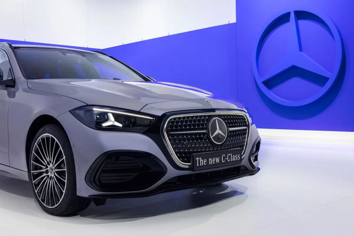 Nuova Mercedes Classe C: intelligenza artificiale, addio turbo-lag e un'iniezione di elettroni per dominare il segmento (10)