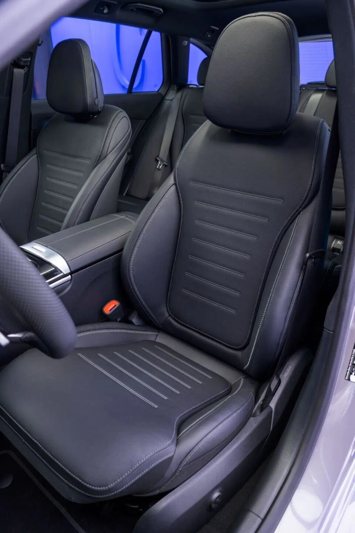 Nuova Mercedes Classe C: intelligenza artificiale, addio turbo-lag e un'iniezione di elettroni per dominare il segmento (15)