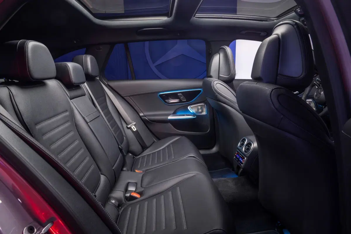Nuova Mercedes Classe C: intelligenza artificiale, addio turbo-lag e un'iniezione di elettroni per dominare il segmento (16)