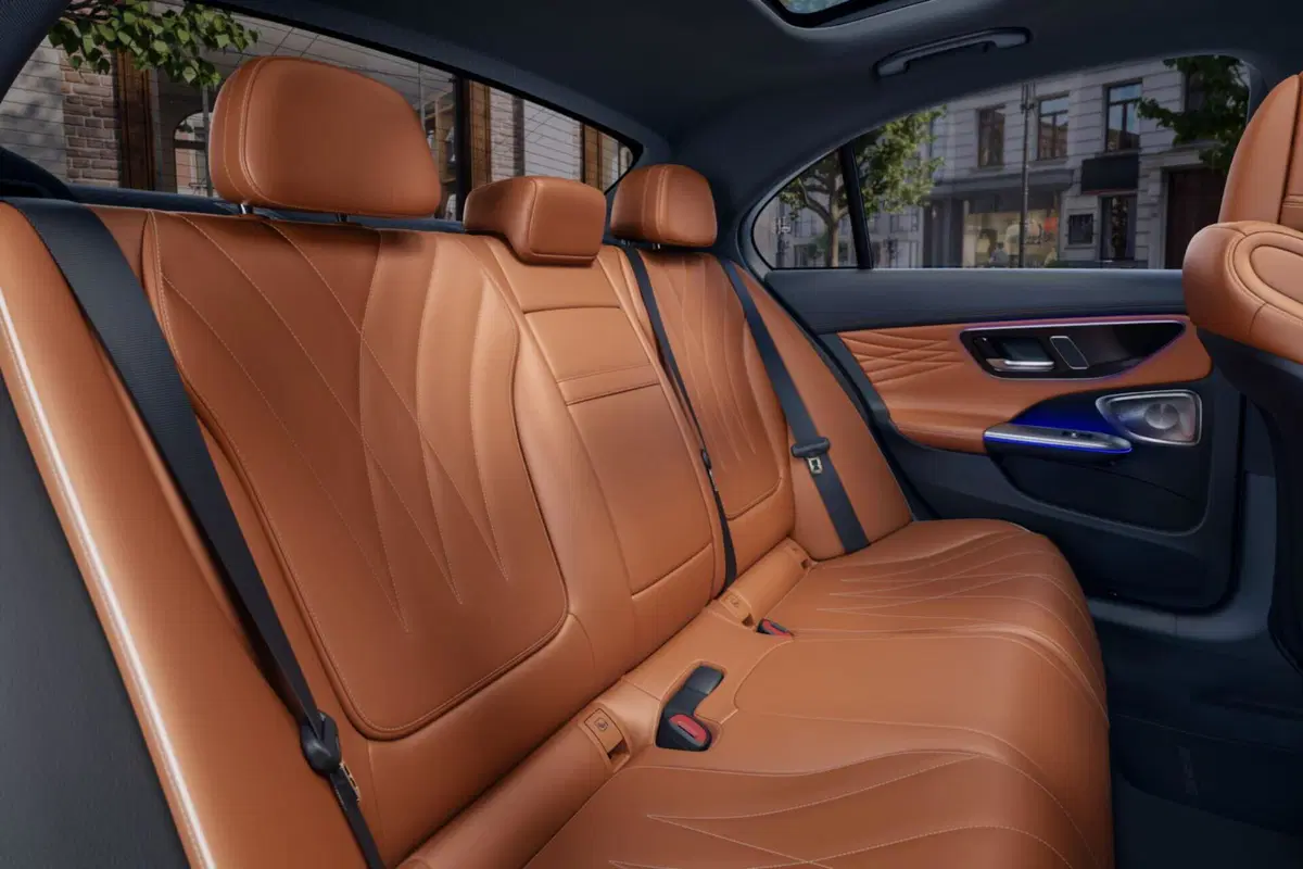 Nuova Mercedes Classe C: intelligenza artificiale, addio turbo-lag e un'iniezione di elettroni per dominare il segmento (23)