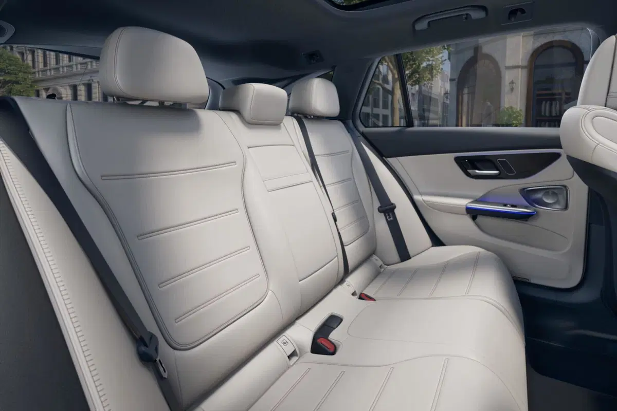 Nuova Mercedes Classe C: intelligenza artificiale, addio turbo-lag e un'iniezione di elettroni per dominare il segmento (29)