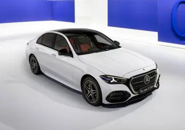 Nuova Mercedes Classe C: intelligenza artificiale, addio turbo-lag e un'iniezione di elettroni per dominare il segmento [VIDEO]