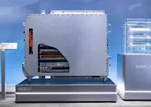 Autonomia da diesel e ricarica del futuro: Geely lancia la sfida delle batterie allo stato solido per il 2027