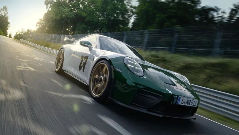 Porsche 911 GT3: 100 esemplari per l'Inferno Verde