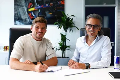 F1. Mekies blinda Verstappen fino al 2030: "Max &egrave; pi&ugrave; del pilota pi&ugrave; veloce al mondo, &egrave; il nostro punto centrale"