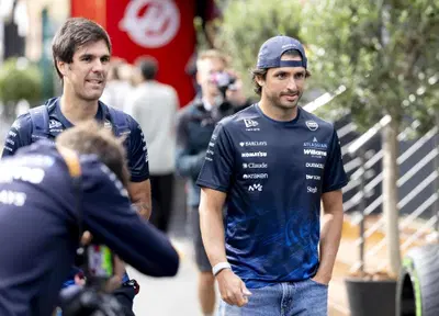 F1. "Non abbandono la nave, non lascio nessuno a piedi": Sainz gela il mercato e giura amore alla Williams