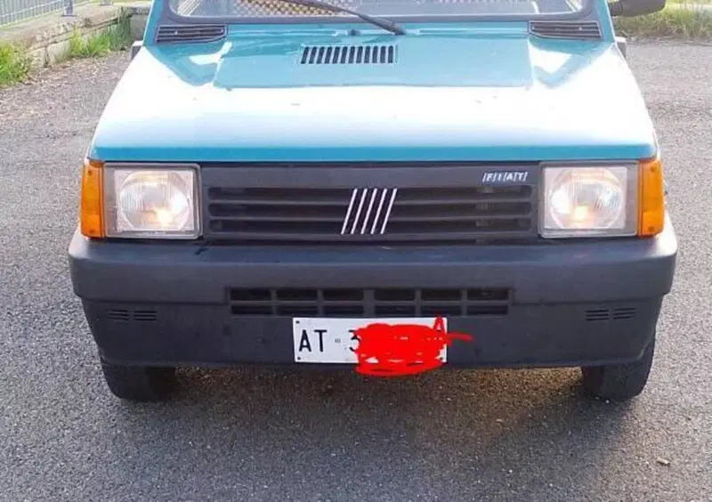 Fiat Panda Young 750d'epoca del 1992 a Asti