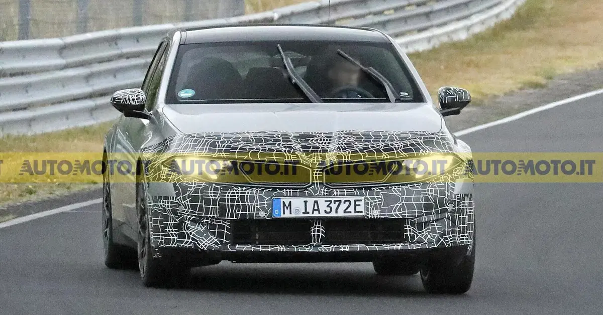 La familiare elettrica che non fa sconti: avvistata la nuova BMW i3 Touring con 463 CV [Foto Spia]