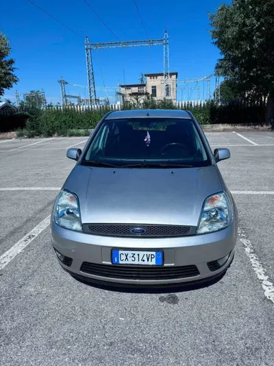 Ford Fiesta 1.2 16V 5p. Ghia del 2005 usata a Cuneo