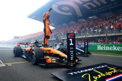 F1, Norris trionfa nell'addio a Zandvoort, dramma Verstappen e lite Mercedes: Antonelli riscrive la storia e vola a Monza da leader