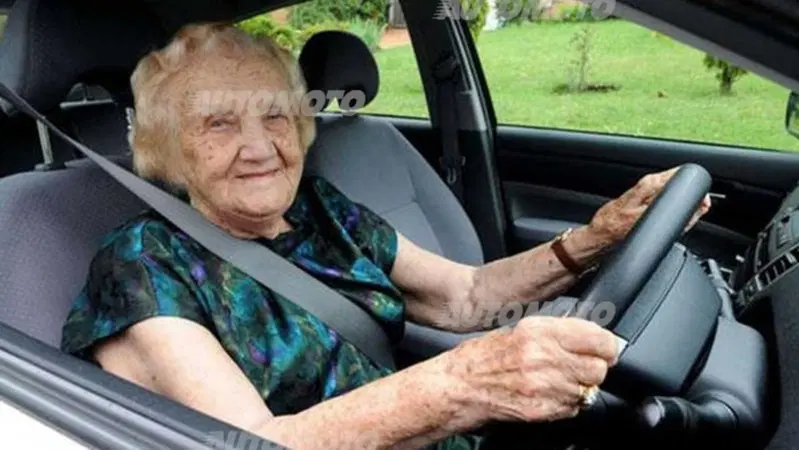 Dietrofront al Ministero: salve le patenti degli over 85, ma il rinnovo diventer&agrave; un percorso a ostacoli