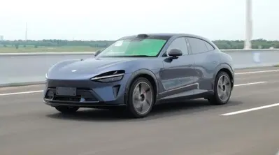 Maxi-Richiamo in Cina: Milioni di auto "intrappolano" i passeggeri per colpa del design delle maniglie