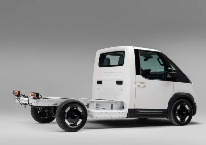 Kia PV5 (4)