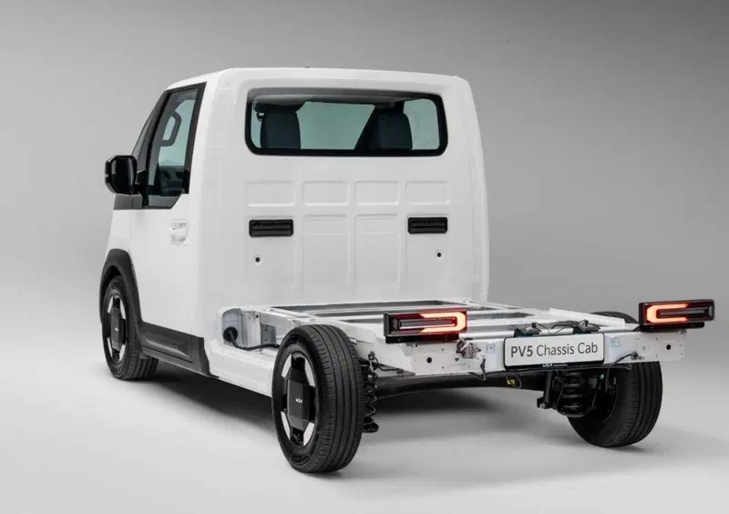 Kia PV5 (6)