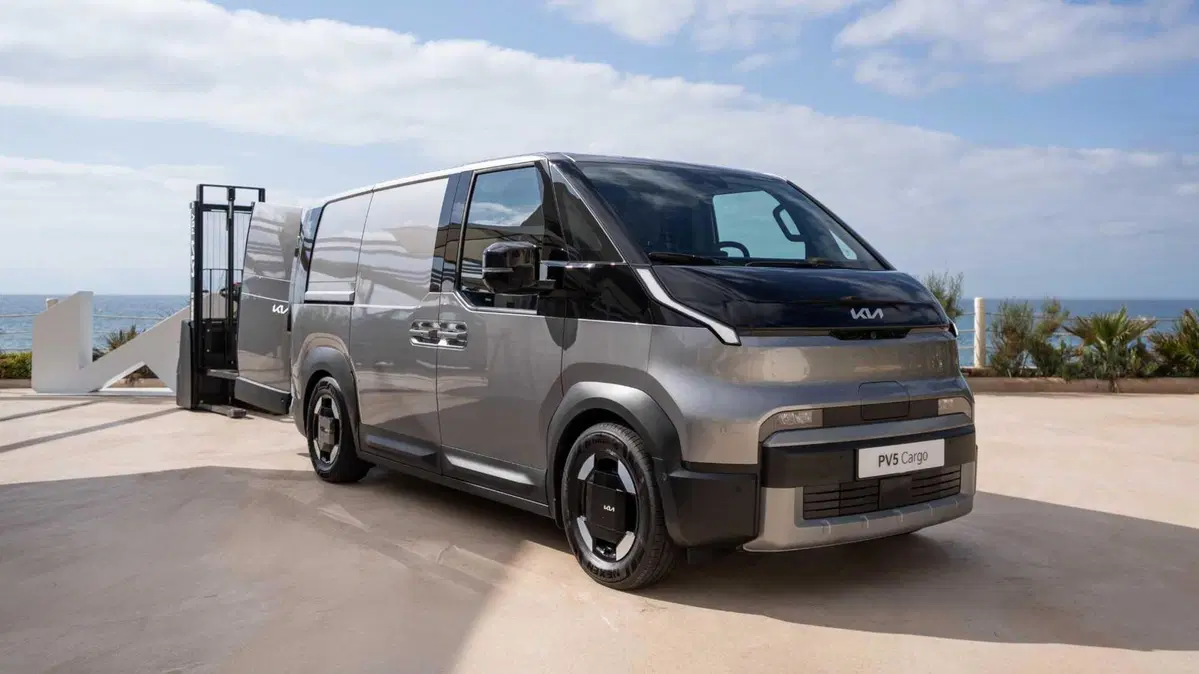 Kia PV5 Furgone (2025-->>) (7)