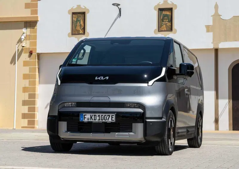 Kia PV5 Furgone (2)