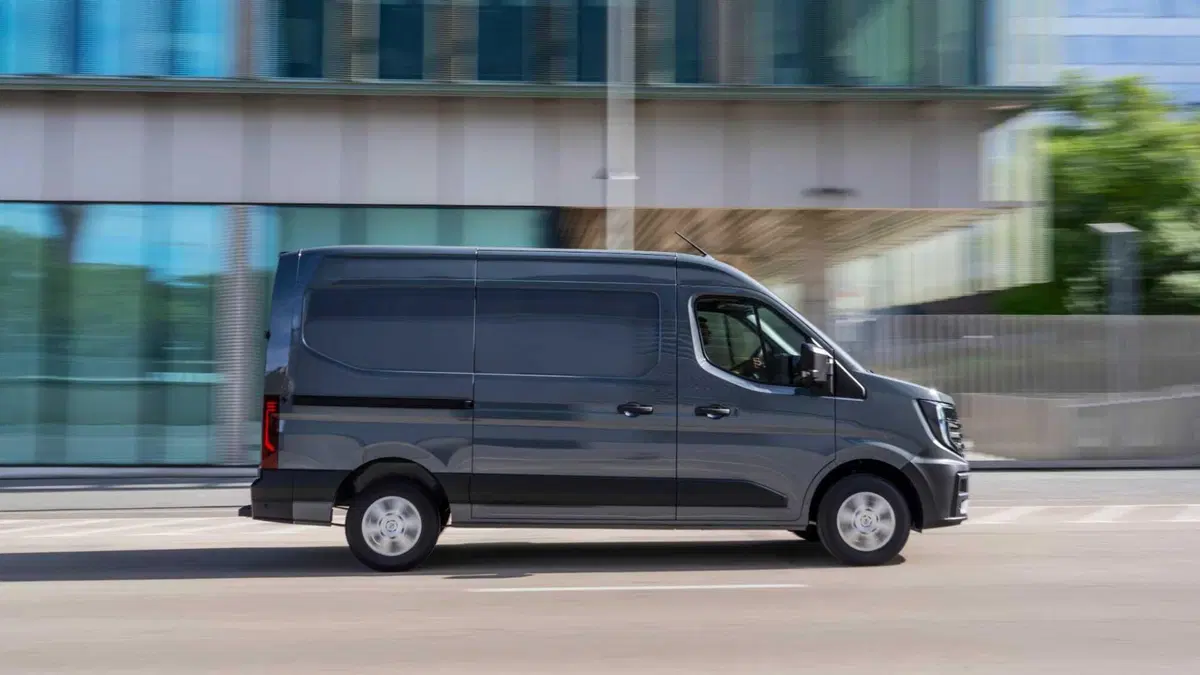 Nissan Interstar Cabinato (2024-->>) (11)