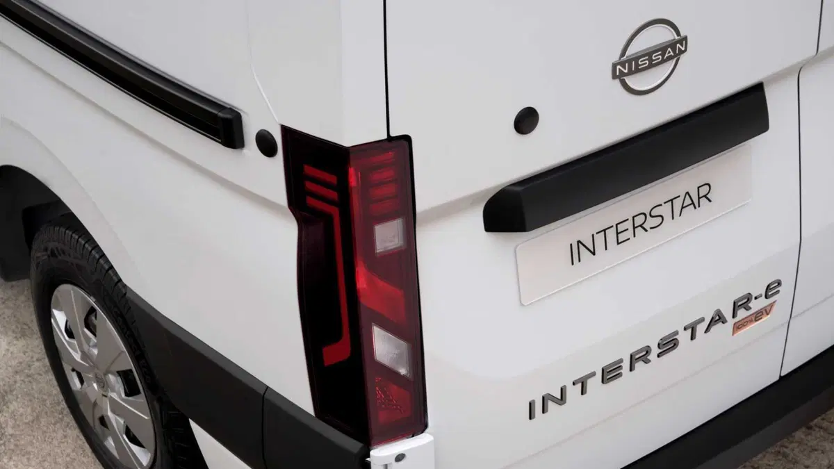 Nissan Interstar Cabinato (2024-->>) (23)