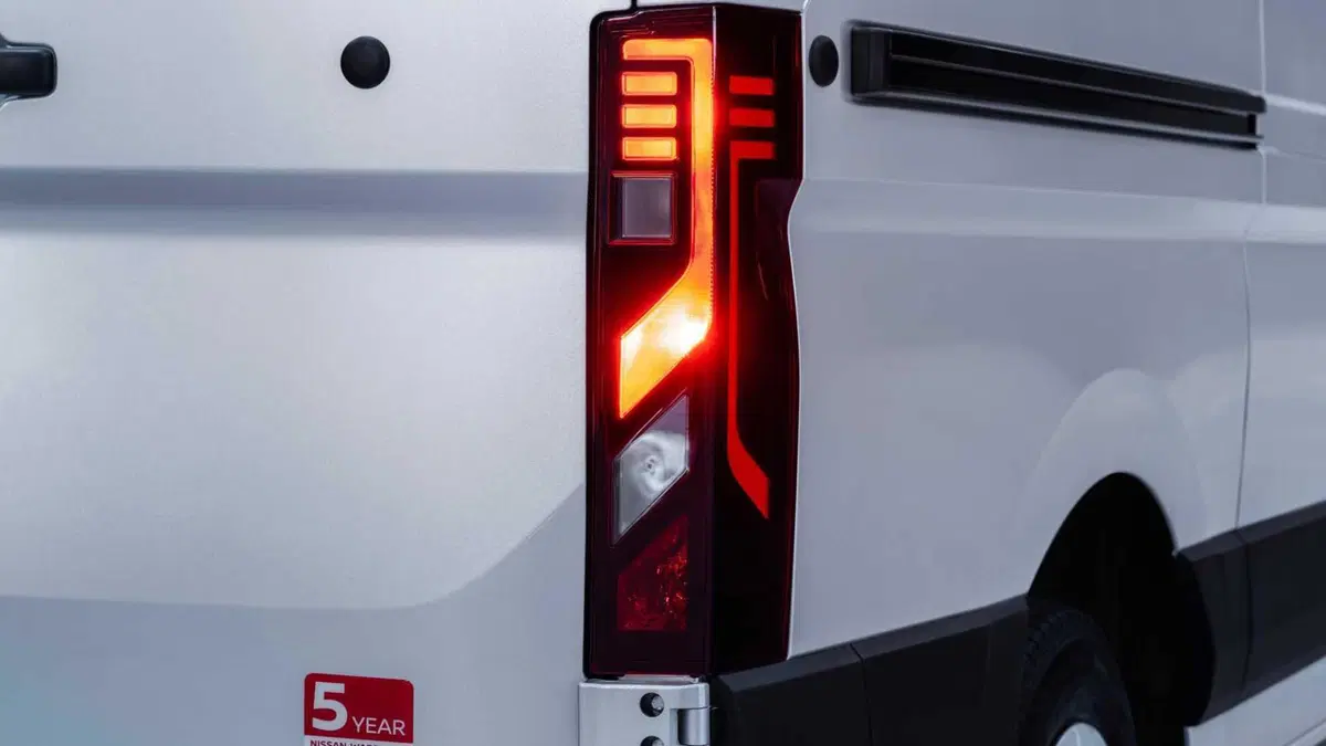 Nissan Interstar Cabinato (2024-->>) (24)