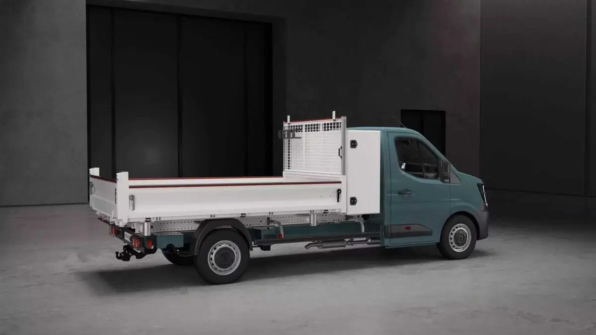 Renault Master Cabinato (2024-->>) (4)