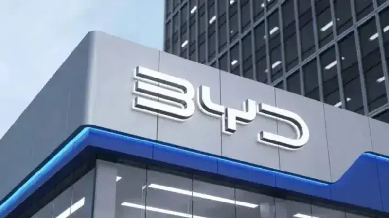 Crollo in Borsa e vendite in picchiata, ma il boss di BYD spara alto: "In 5 anni saremo i primi al mondo"