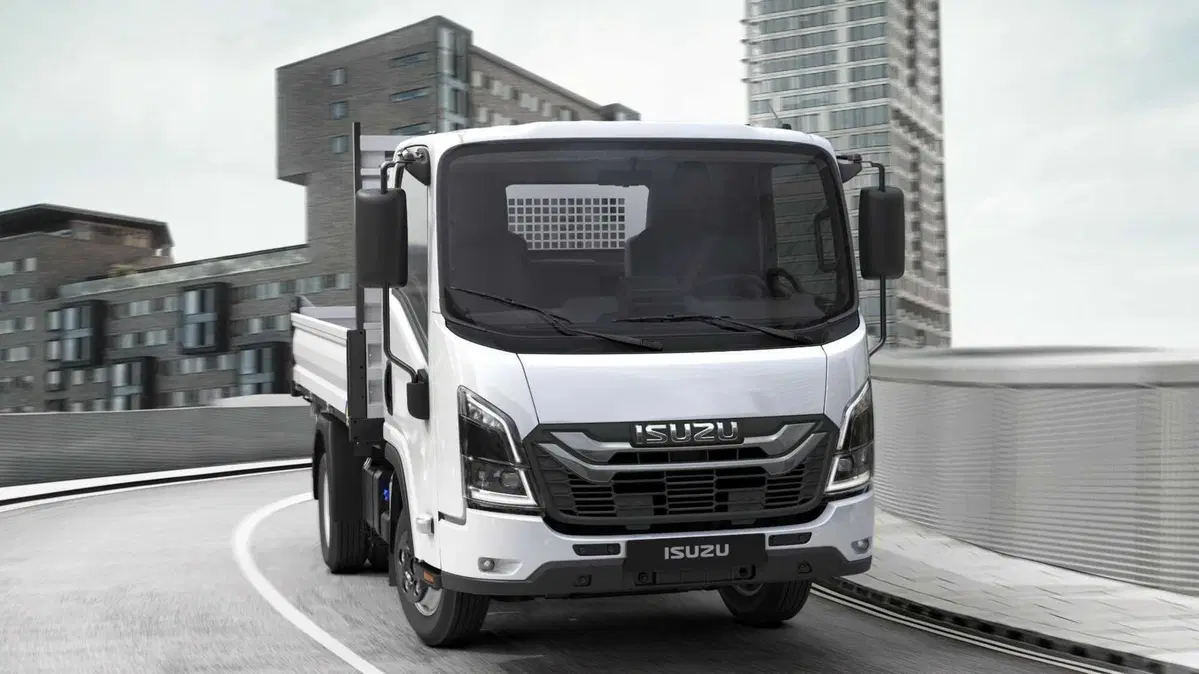 Isuzu M27 (2024-->>) (2)
