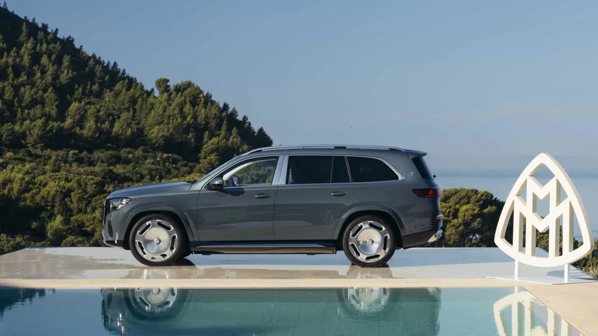 Mercedes-Benz GLS SUV Maybach 680 Premium Night Series auto (3)