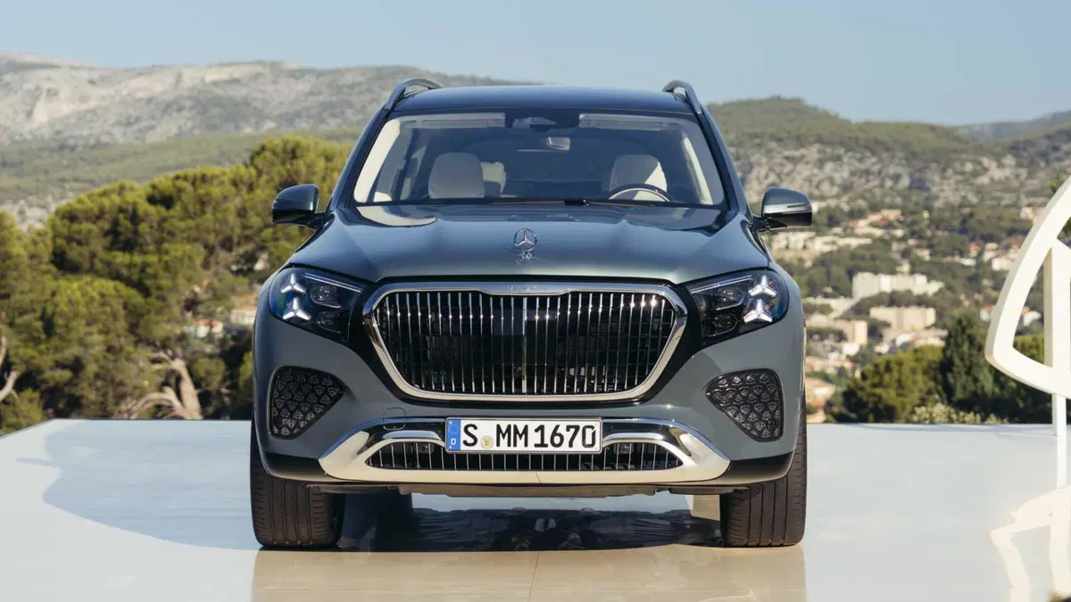 Mercedes-Benz GLS SUV Maybach 680 Premium Night Series auto (4)