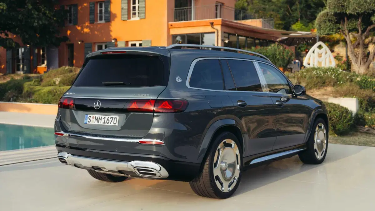 Mercedes-Benz GLS SUV Maybach 680 Premium Night Series auto (5)