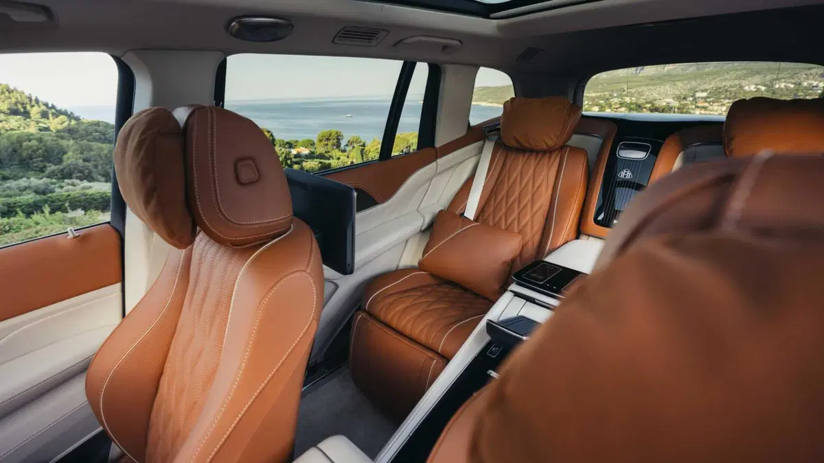 Mercedes-Benz GLS SUV Maybach 680 Premium Night Series auto (7)