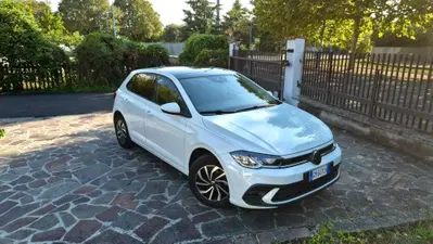 Volkswagen Polo 1.0 tsi Life 95cv del 2022 usata a Nave